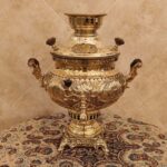 سماور ذغالی برنجی شیر و خورشید ۸ لیتری قلم دست برجسته زرد | جهیزیه عروس | سماور آنتیک | سماور عتیقه | هدیه تولد | کادو روز زن | هدیه روز مادر | سماور برنجی