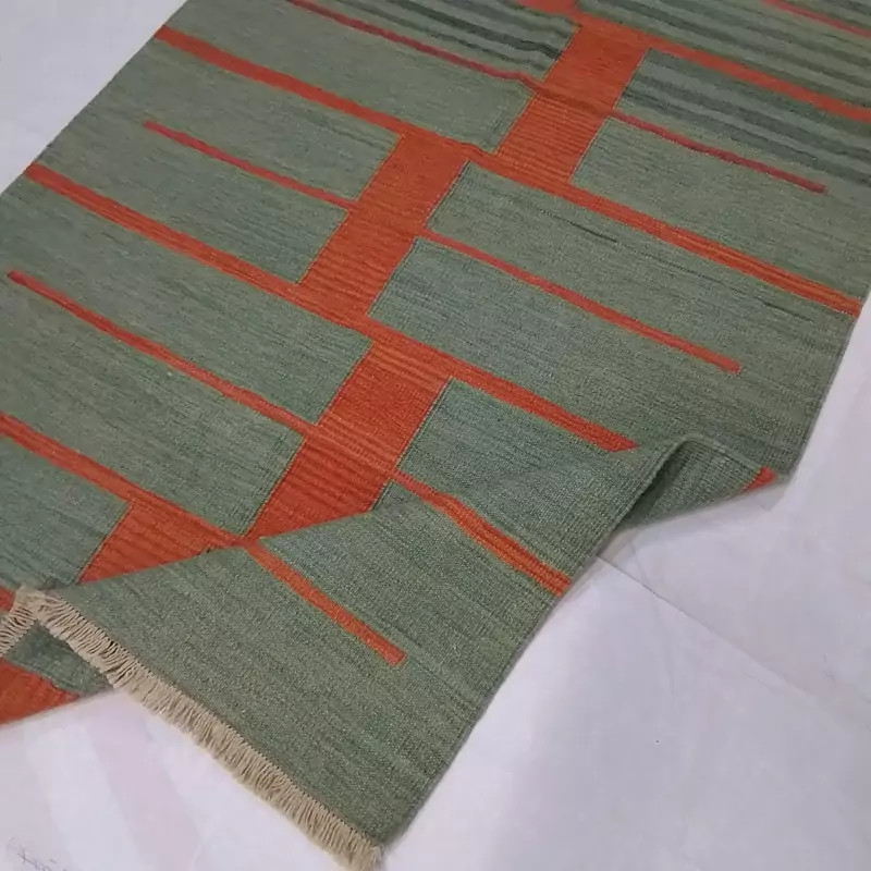 P4weVs0nanaqO3GiTIZVUG7S7D0bUSnf7k10uYLChlBxkxG6Xg.jpg_800X800X70 قیمت و خرید گلیم دستباف - Image 2