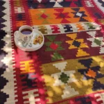 قیمت و خرید گلیم دستباف دو رو قشقایی رنگ گیاهی و پشم دستریس شسته شده و سرویس شده - Image 5